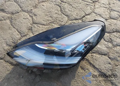 2023 Tesla Model Y Awd/Long Range Dual Motor All-Wheel Drive z USA, uszkodzony, nr VIN 7SAYGDEE3PA099340